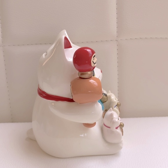 Porcelain Good Luck Cat Coin Bank - Picture 4 of 6